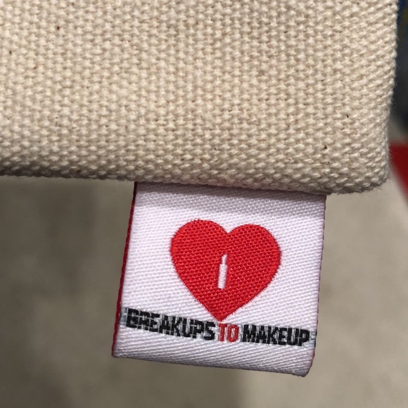 NWOT Breakups to Makeups makeup Bag an Peeps lip balm - Picture 6 of 16